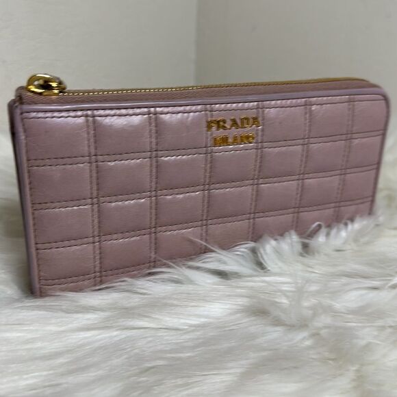 💯Authentic Prada Quilted Zipped Long Wallet 🍀 - Picture 13 of 14